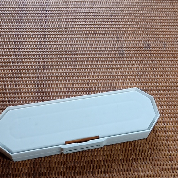 Ladies Bulova watch in box, 10 kt. Gold Lady Bulova Petite - Picture 4 of 16